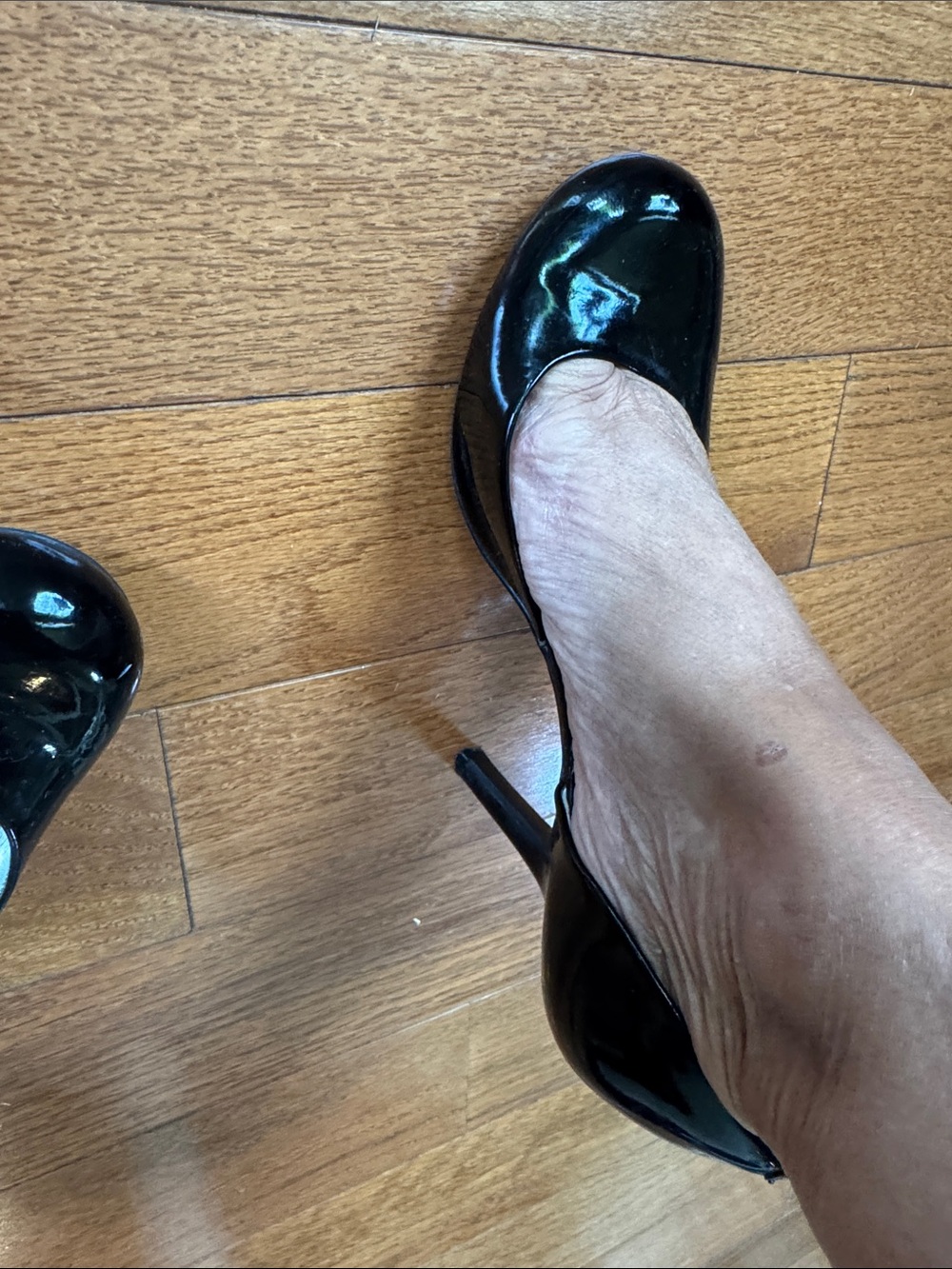 Jessica Simpson Black Patent D'Orsay Pumps - Picture 2 of 5